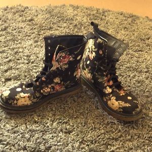 Flower boots